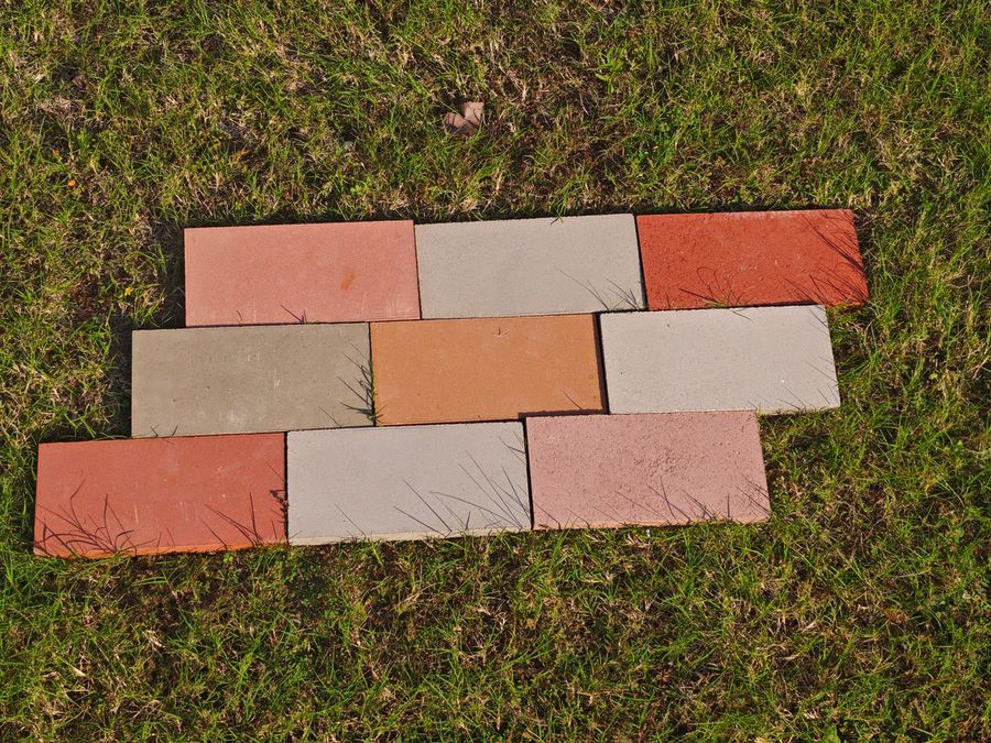 Compressed e4E brick slips in a range of earth tones